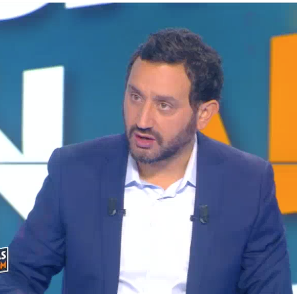 Cyril Hanouna face au voyant Claude Alexis dans "Touche pas à mon aprem" sur C8. Le 13 octobre 2016.