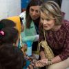 La reine Mathilde de Belgique visite le Centre UNICEF Makani à Mafraq, le 24 octobre 2016 lors de son voyage humanitaire en Jordanie.