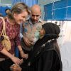 La reine Mathilde de Belgique lors d'une visite du camp de réfugiés syriens Al Zaatari lors d'un voyage humanitaire en Jordanie, le 24 octobre 2016.