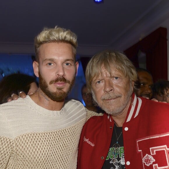 Matt Pokora et le chanteur Renaud  assistent au concert de Patrick Bruel qui chante Barbara au Théâtre du Châtelet à Paris le 6 juin 2016.