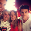 Valérie Damidot pose avec ses enfants et son partenaire de Danse avec les stars Christian Millette.