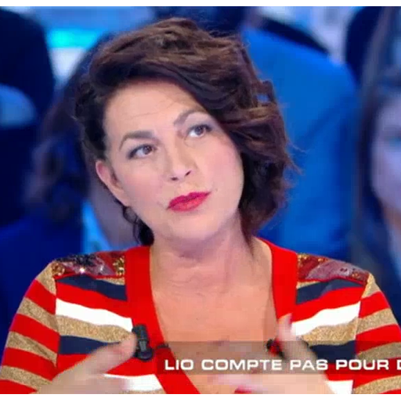 Lio invitée de "Salut les terriens" sur C8, le samedi 15 octobre 2016.