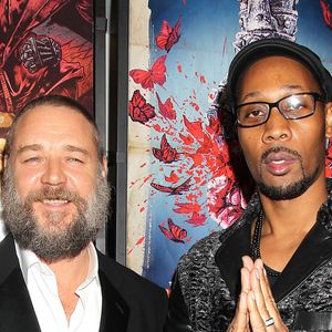 RZA et Russell Crowe lors de la première de The Man With The Iron Fists à New York City, le 28 octobre 2012.