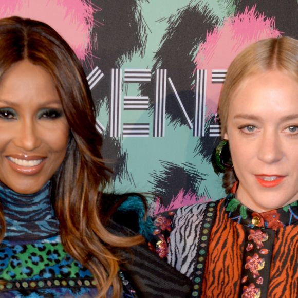 Iman et Chloë Sevigny assistent à la soirée de lancement de la collection Kenzo x H&M à New York le 19 octobre 2016.