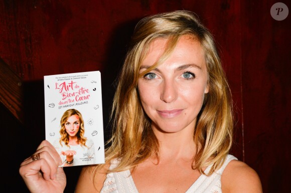 Amélie Etasse à la soirée de lancement de son livre "L'art du bien-être dans ton coeur"à Paris, le 19 octobre 2016.