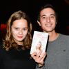 Lucie Fagedet et Orféo Campanella (de la série "Parents mode d'emploi") à la soirée de lancement du livre "L'art du bien-être dans ton coeur" au Buddha Bar à Paris, le 19 octobre 2016.