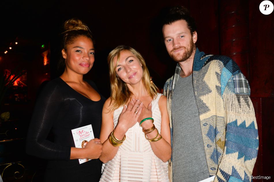 Qui Est Le Mari De Amélie Etasse Jina Djemba avec son compagnon et Amélie Etasse à la soirée de