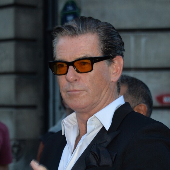 Pierce Brosnan - Arrivée des people au défilé Saint Laurent Homme collection Printemps-Eté 2016 au Carreau du Temple lors de la Fashion Week à Paris, le 28 juin 2015.