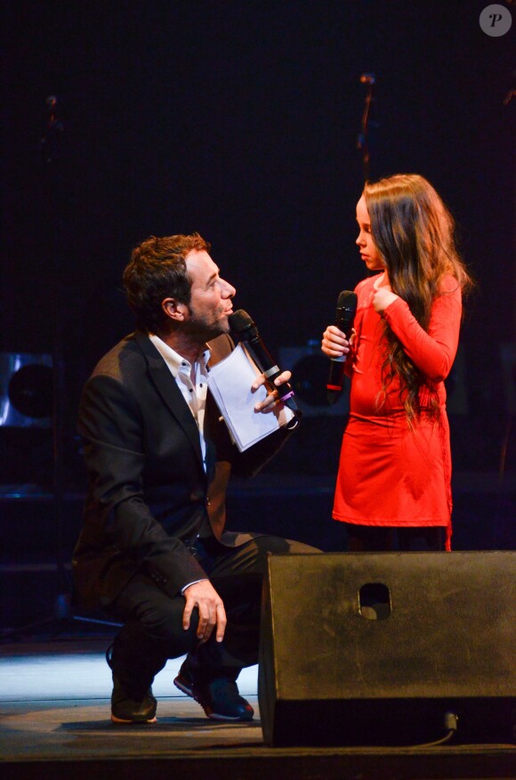 Semi-Exclusif - Manuela (Gagnante de Voice Kids) et Bernard Montiel, présentateur du gala - Soirée "L'Ultime Gala Faire Face" à l'Opéra Grand Avignon. Le 15 octobre 2016