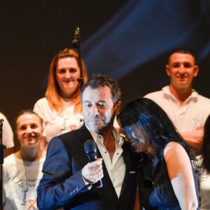 Semi-Exclusif - Bernard Montiel, présentateur du gala et Déborah Dahan (Présidente de l'association Faire Face) - Soirée "L'Ultime Gala Faire Face" à l'Opéra Grand Avignon. Le 15 octobre 2016