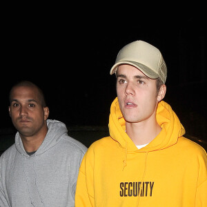 Justin Bieber fait une balade en bateau sur la Tamise après son concert 'Purpose' à Londres, le 12 octobre 2016