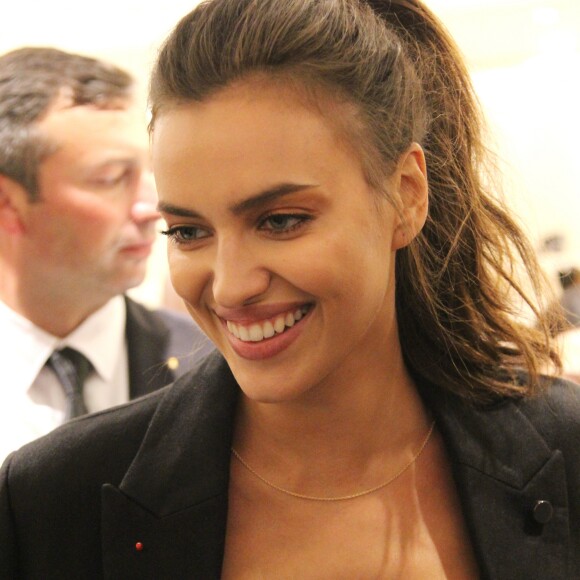 Irina Shayk assiste à la soirée Vogue magazine à Moscou, le 7 septembre 2016.