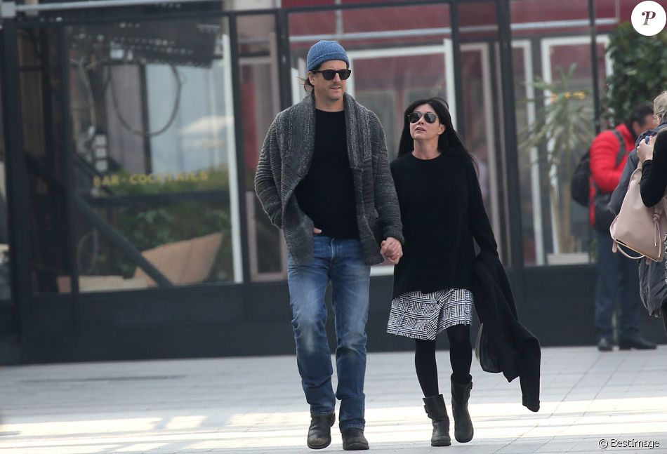 Exclusif - Shannen Doherty et son mari Kurt Iswarienko se promènent