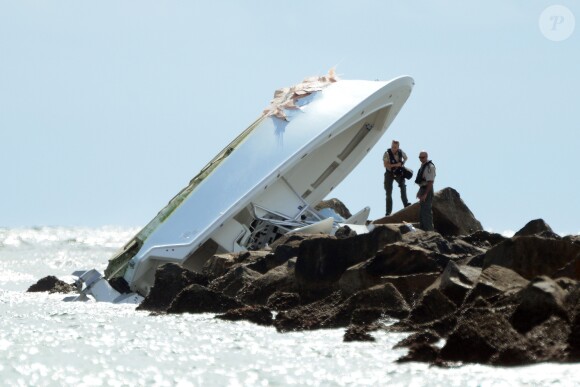 Les enquêteurs sur les lieux de l'accident de bateau dans lequel le lanceur des Marlins de Miami Jose Fernandez a trouvé la mort ainsi que deux de ses amis, le 25 septembre 2016.