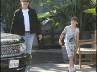 REPORTAGE PHOTOS : Pierce Brosnan apprend à son fils à draguer... au restaurant, cette fois !