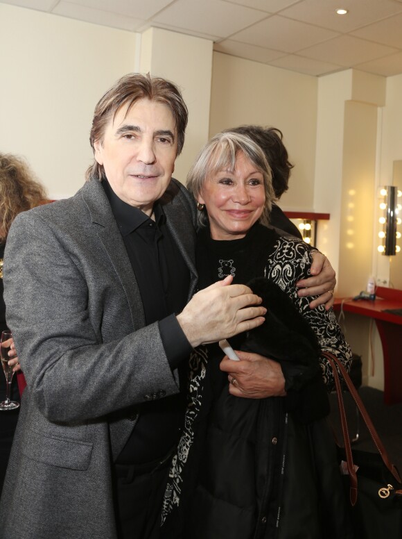 Serge Lama et sa femme Michèle - Après son second concert au Grand Rex, il a 3 dates, Serge Lama reçoit ses amis dans sa loge du Rex à Paris le 12 Octobre 2013