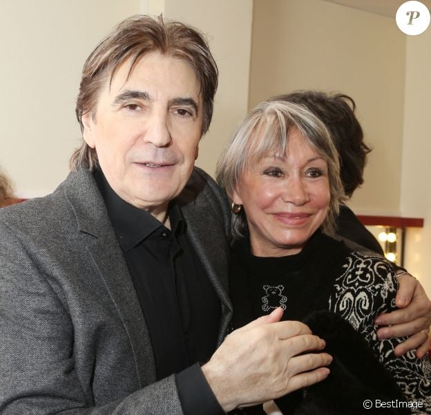 Serge Lama et sa femme Michèle - Après son second concert au Grand Rex, il a 3 dates, Serge Lama reçoit ses amis dans sa loge du Rex à Paris le 12 Octobre 2013