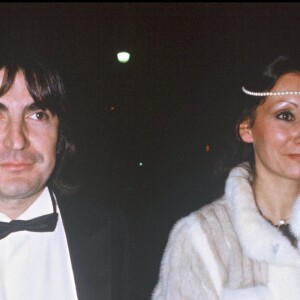 Serge Lama et sa femme Michèle lors d'une soirée à Paris en octobre 1982