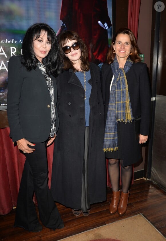 Exclusif - Yamina Benguigui, Isabelle Adjani et Aurélie Filippetti - Avant-première du film de Louis-Julien Petit "Carole Matthieu" produit par Liza Benguigui, Yamina Benguigui et Marc Ladreit de Lacharrière au cinéma Elysées Biarritz à Paris le 17 octobre 2016. Le film sera diffusé sur Arte le 17 novembre et au cinéma le 5 décembre. © Veeren/Bestimage