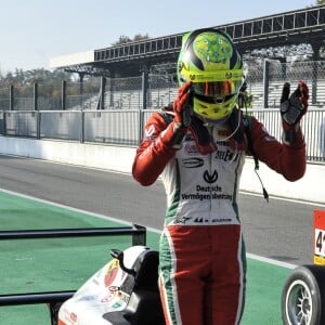 Mick Schumacher, le fils de Michael Schumacher, remporte le grand prix de Monza en formule 4 à Monza le 30 octobre 2016.