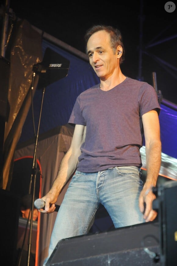 Exclusif - Jean-Jacques Goldman - Vente aux enchères à l'occasion du 20ème anniversaire du spectacle "Les Vendanges du Coeur" à Ouveillan, près de Narbonne (Aude) au profit des "Restos du Coeur" le 20 juillet 2014.