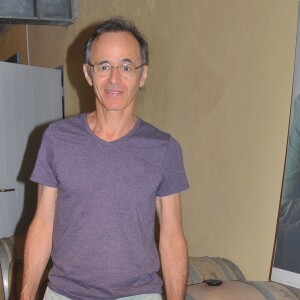 Exclusif - Jean-Jacques Goldman - Vente aux enchères à l'occasion du 20ème anniversaire du spectacle "Les Vendanges du Coeur" à Ouveillan, près de Narbonne (Aude) au profit des "Restos du Coeur" le 20 juillet 2014.