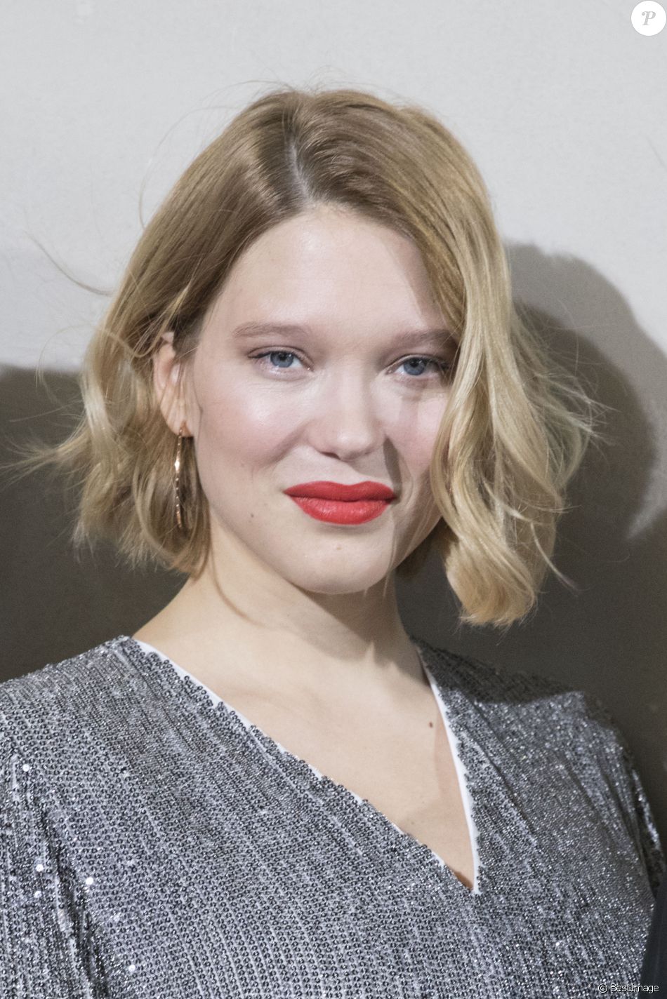 Léa Seydoux Enceinte En Backstage Du Défilé De Mode Louis Vuitton Collection Prêt à Porter