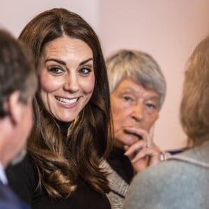 La duchesse Catherine de Cambridge visitait le Nelson Trust Women's Centre à Gloucester le 4 novembre 2016. Juste avant, elle s'était rendue à la prison d'Eastwood Park pour en savoir plus sur le quotidien des détenues et la manière dont le centre les aide.