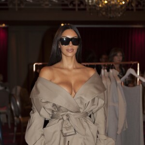 Kim Kardashian - Célébrités au défilé de mode Siran, collection prêt-à-porter Automne-Hiver 2016 lors de la Fashion Week de Paris le 2 octobre 2016 © Siran via Bestimage
