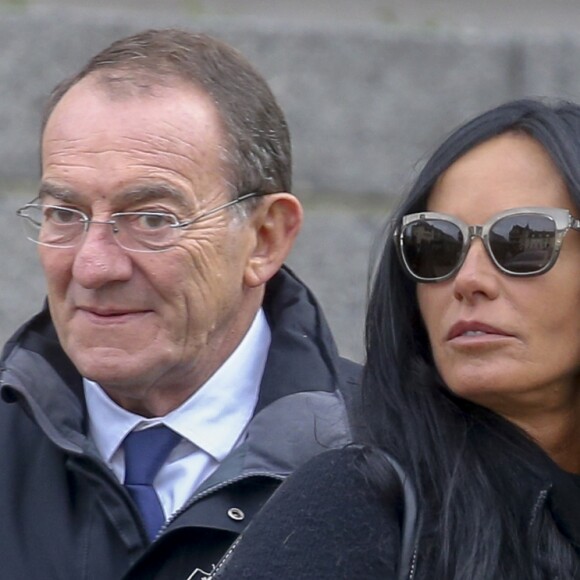 Jean-Pierre Pernaut et sa femme Nathalie Marquay-Pernaut - Sortie de la cérémonie religieuse des obsèques de Françoise Pernaut (Pillot) en la cathédrale Notre-Dame d'Amiens, France, le 19 octobre 2016, pour l'inhumation au cimetière de Bouvaincourt-sur-Bresle. © Agence/Bestimage