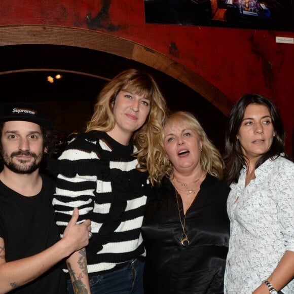 Daphné Bürki, son fiancé Gunther Love (Sylvain Quimène), Valérie Damidot, Estelle Denis et Bruce Toussain lors de la soirée de lancement du livre de Valerie Damidot "Le coeur sur la main, le doigt sur la gachette" au Buddha-Bar à Paris, France, le 2 novembre 2016. © Rachid Bellak/Bestimage