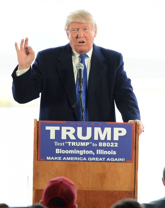 Donald Trump candidat à l'investiture républicaine pour la présidentielle américaine en meeting à Bloomington dans l'Illinois le 13 Mars 2016.