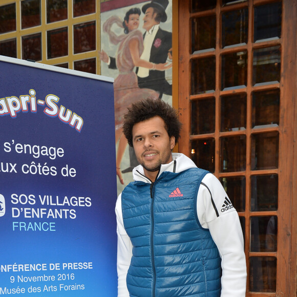 Jo-Wilfried Tsonga (Ambassadeur de Capri-Sun) - Capri-Sun parraine SOS Villages d'Enfants et offre à 20 jeunes de l'association un goûter avec son ambassadeur Jo-Wilfried Tsonga au Musée des Arts Forains à Paris, France, le 9 novembre 2016.