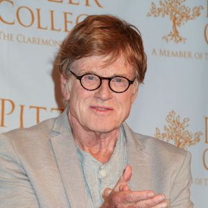 Robert Redford donne un discours au club de presse de l'Université Pitzer sur le sujet "Fossil Fuel Divestment-Climate Action Model" à Los Angeles, le 13 avril 2014