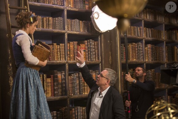 Emma Watson et Bill Condon sur le tournage de La Belle et la Bête