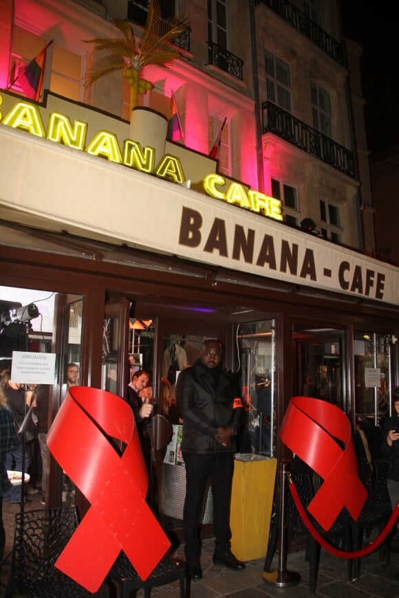 Devanture du club Banana café - Soirée de lancement du livre "SurVivant, Mes 30ans avec le sida" de Jean-Luc Romero-Michel au club Banana café à Paris. © Baldini/Bestimage