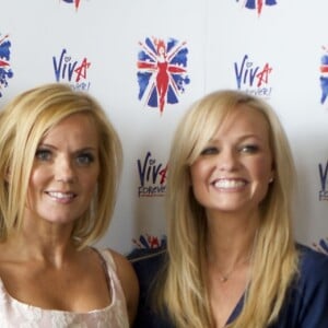 Mel B, Mel C, Geri Halliwell, Emma Bunton et Victoria Beckham à la première de Viva Forever à Londres le 26 juin 2012