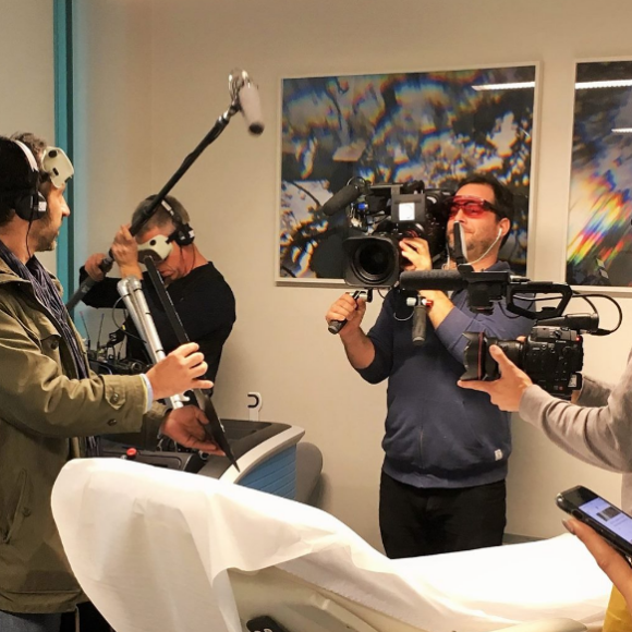 Nabilla sur le tournage de Zone Interdite à Genève le 15 novembre 2016.