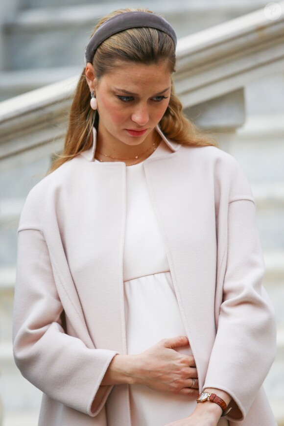 Beatrice Borromeo, femme de Pierre Casiraghi, enceinte de six mois de leur premier enfant, dans la cour d'honneur du palais princier à Monaco lors des célébrations de la Fête nationale monégasque le 19 novembre 2016. Sa première apparition officielle depuis la révélation de sa grossesse. © Olivier Huitel / Crystal Pictures / Pool Restreint Monaco / Bestimage