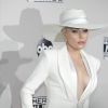 Lady Gaga sur le tapis rouge des American Music Awards 2016 au théâtre Microsoft à Los Angeles, le 20 novembre 2016