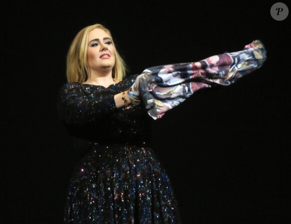 Adele à la Talking Stick Arena de Phoenix, en Arizona, le 21 novembre 2016