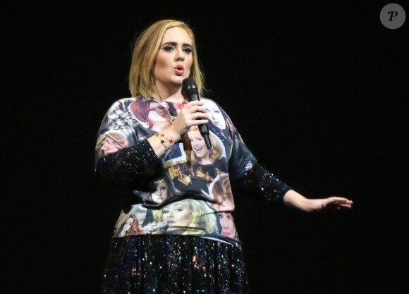 Adele à la Talking Stick Arena de Phoenix, en Arizona, le 21 novembre 2016