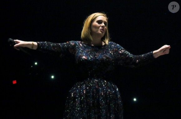 Adele à la Talking Stick Arena de Phoenix, en Arizona, le 21 novembre 2016