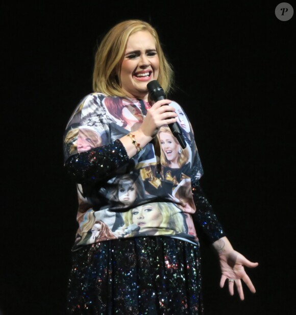 Adele à la Talking Stick Arena de Phoenix, en Arizona, le 21 novembre 2016
