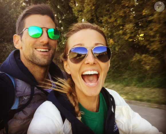Yeah ! En route pour de nouvelles aventures ! Novak Djokovic va avoir six semaines pour couper, après sa défaite en finale du Masters de Londres le 20 novembre 2016, et profiter de sa famille : sa femme Jelena et leur fils Stefan, 2 ans. Photo Instagram.