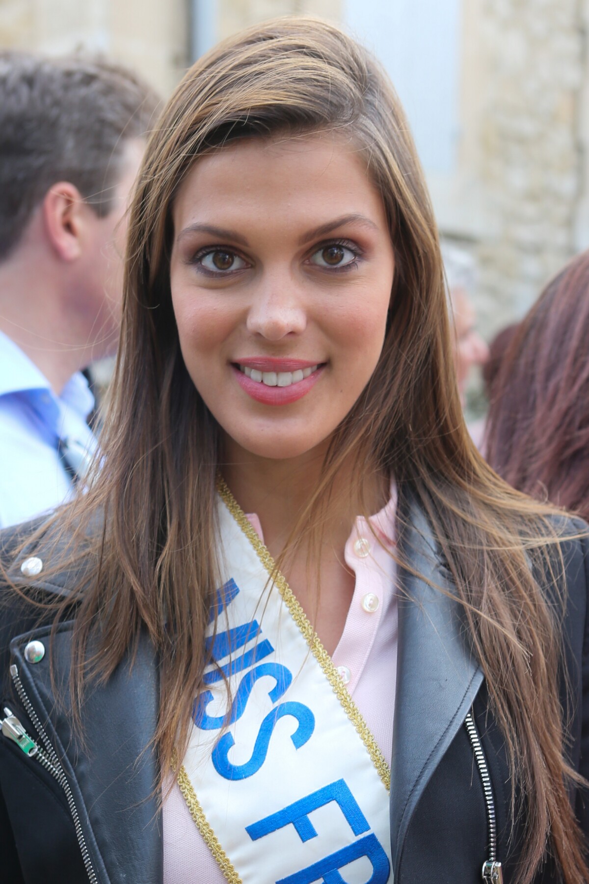 https://static1.purepeople.com/articles/5/21/15/95/@/2849897-exclusif-iris-mittenaere-miss-france-1200x0-2.jpg