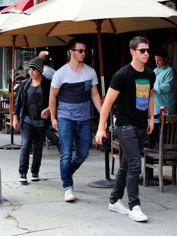 Nick, Joe et Frankie Jonas à West Hollywood, Los Angeles. Septembre 2012.