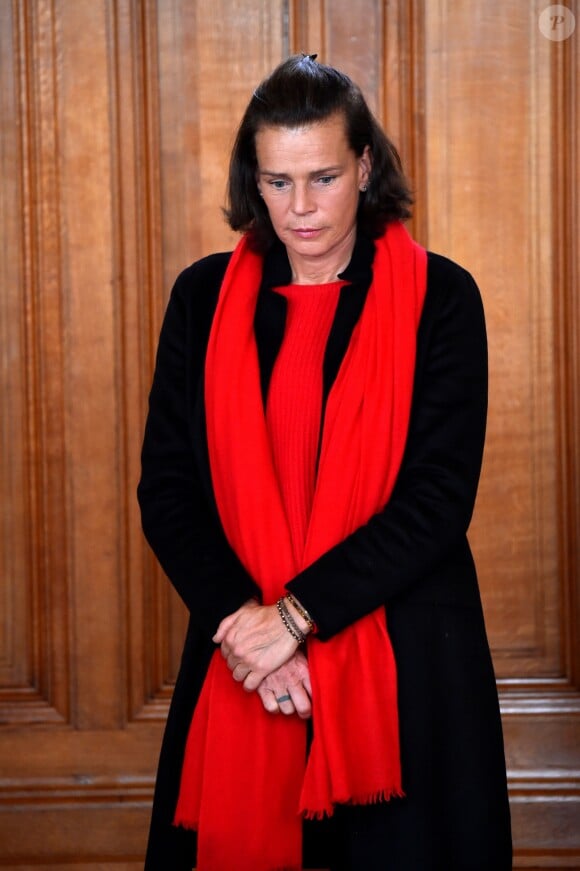 La princesse Stéphanie de Monaco et sa fille Camille Gottlieb participent au déploiement des "Courtepointes" en mémoire des victimes du SIDA, au Musée Océanographique de Monaco, le 28 novembre 2016. © Bruno Bébert / Bestimage