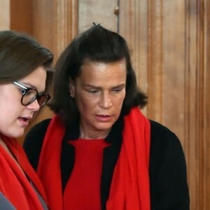 La princesse Stéphanie de Monaco et sa fille Camille Gottlieb participent au déploiement des "Courtepointes" en mémoire des victimes du SIDA, au Musée Océanographique de Monaco, le 28 novembre 2016. © Bruno Bébert / Bestimage