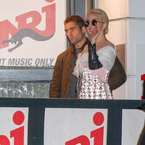 Lady Gaga arrive à la station de radio NRJ à Paris le 29 novembre 2016.